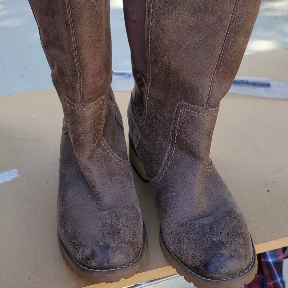 Timberland custom boots with Louis Vuitton detail - Picture 2 of 11